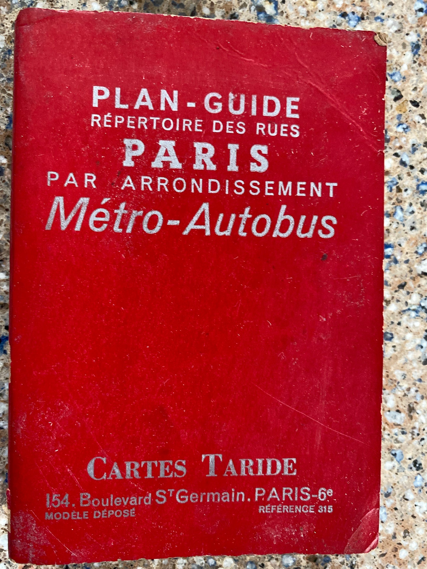 Guide to Paris Vintage.